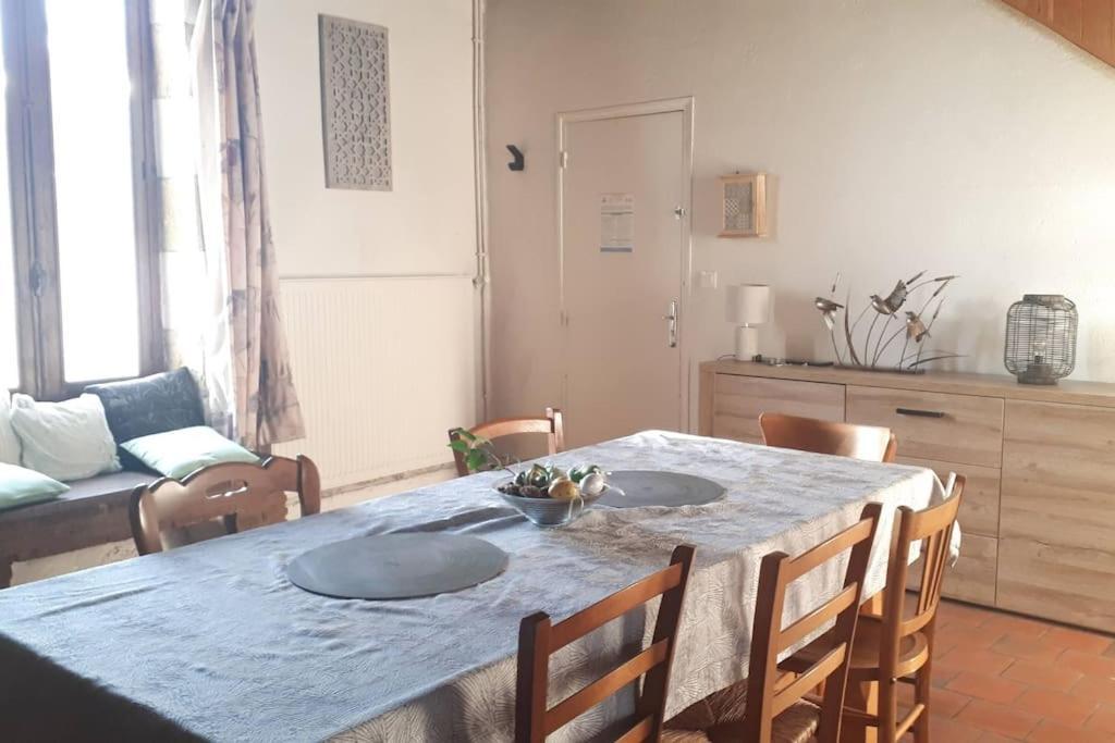 Gite A La Ferme, Avec Animaux, Fromages Et Nature Neuville-les-Decize Экстерьер фото